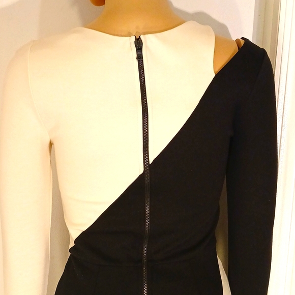 🔥 NWOT Alice + Olivia Black & White Colorblock Open shoulder Dress - Picture 9 of 14